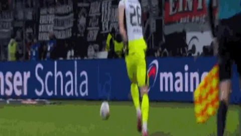 德甲焦点战：波鸿迎战多特，关键后卫回归赛场解析